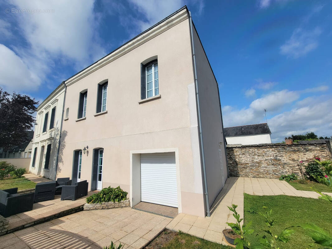 Maison à BRISSAC-QUINCE