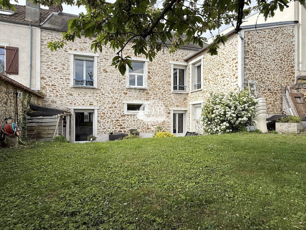 Maison à SAINT-VRAIN