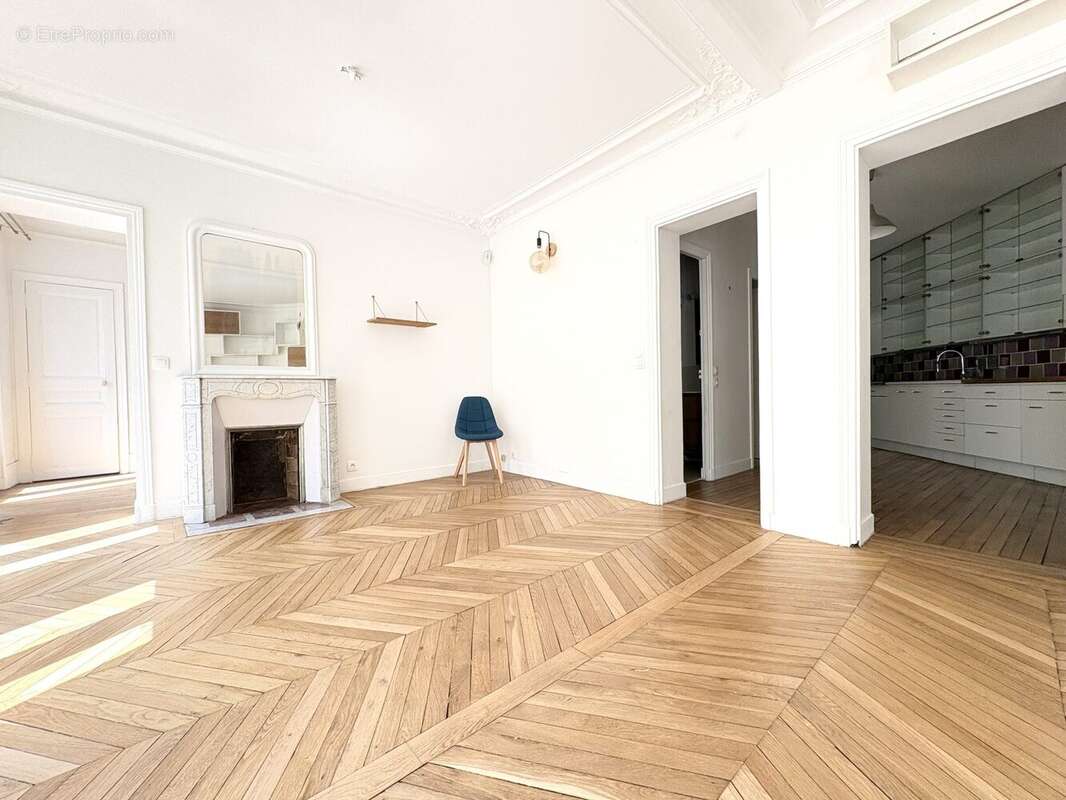 Appartement 71 m² à Paris-18e  - photo 4