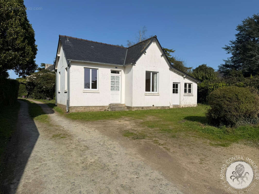 Maison à SAINT-JACUT-DE-LA-MER