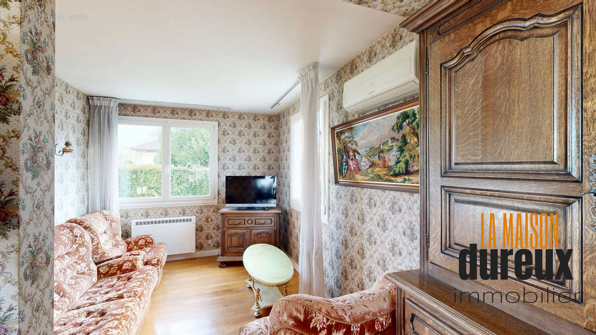 Maison 90 m² à Gray-La-Ville  - photo 8