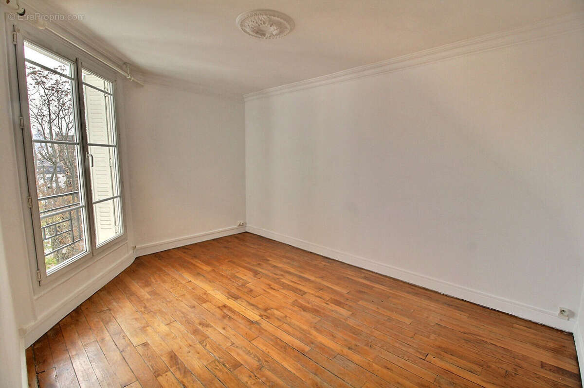 Appartement à LA GARENNE-COLOMBES