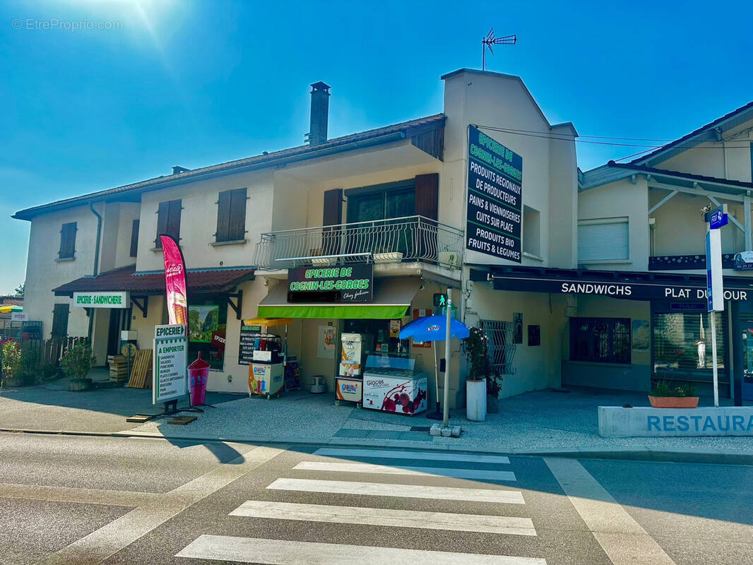 Commerce à COGNIN-LES-GORGES
