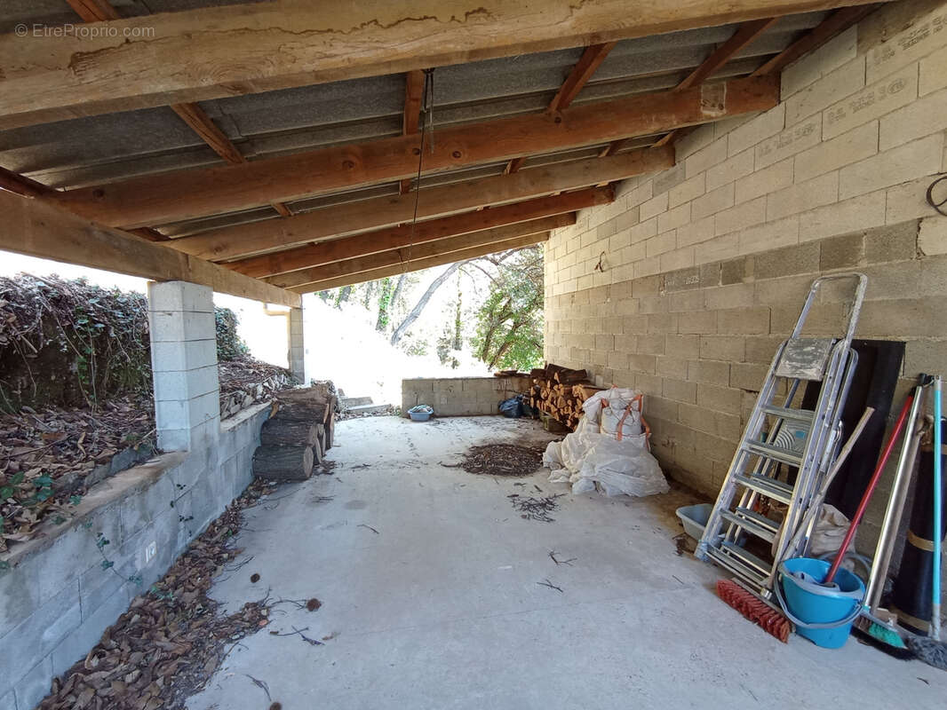 Maison à SAINT-ROMAN-DE-CODIERES