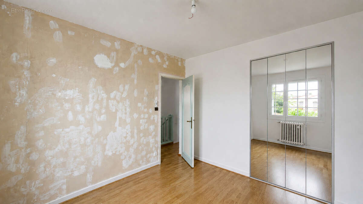 CARCASSONNE - Maison 105 m2 - 4 chambres - Jardin - photo 9