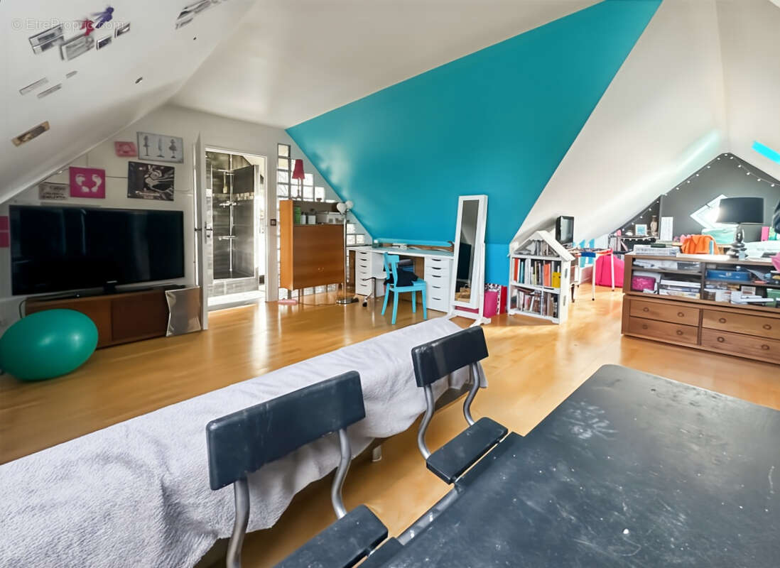 Maison à VERRIERES-LE-BUISSON