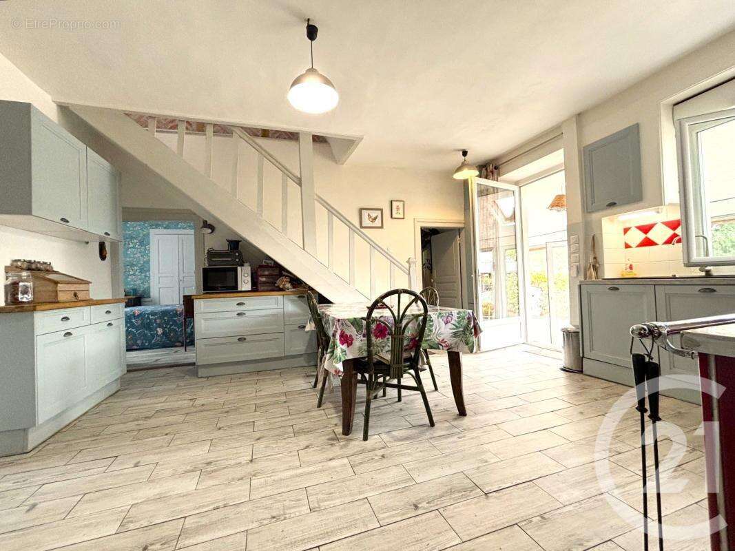 Maison à LA CROISILLE-SUR-BRIANCE