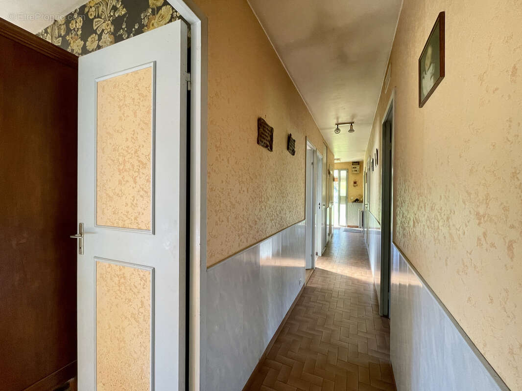 Maison à FONTAINE-SOUS-JOUY