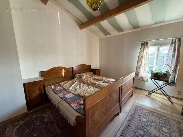 Maison à SAINT-BONNET-SUR-GIRONDE