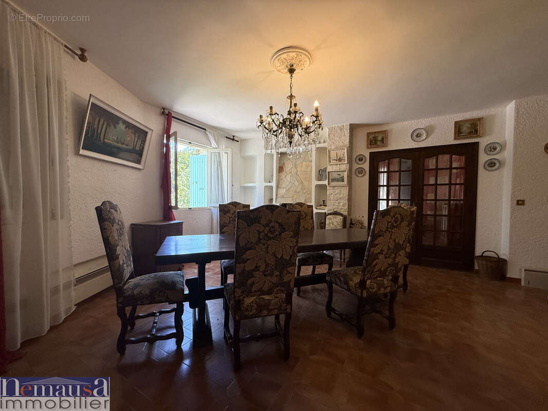 CAISSARGUES - Maison de 220m2 avec grande parcelle - photo 3
