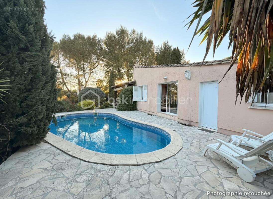 Maison 5 pièces de 134m2 avec piscine et atelier - photo 5
