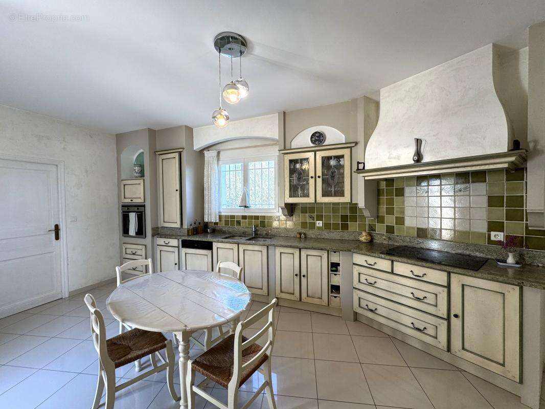 Propriété 179m² avec piscine - 23000m² de terrain - photo 4