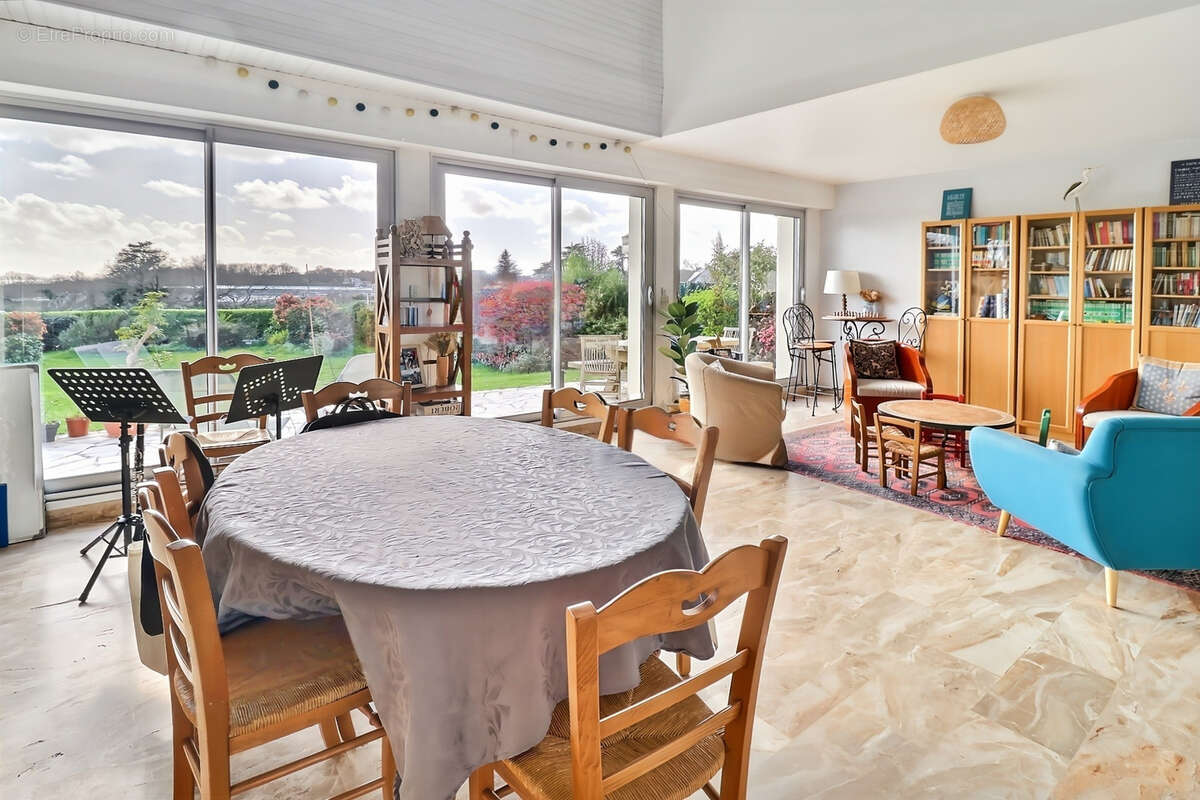 Maison à LE RELECQ-KERHUON