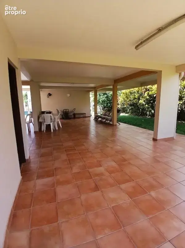 Maison T4 de 194 m² sur 2 niveaux – Place d’Armes Le Lamentin - photo 11
