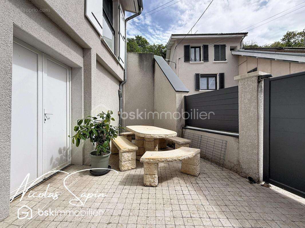 Maison à VARCES-ALLIERES-ET-RISSET