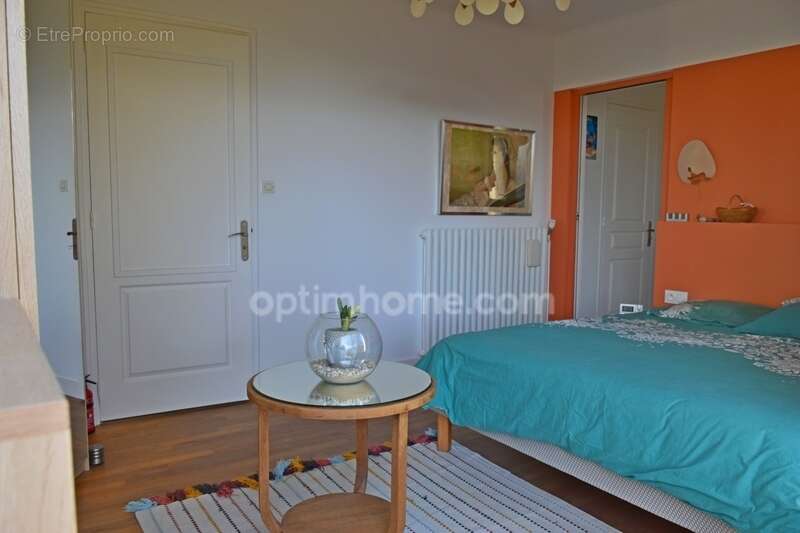Maison familiale de plain-pied avec grande piscine intérieure, aux portes de la Gacilly - photo 11