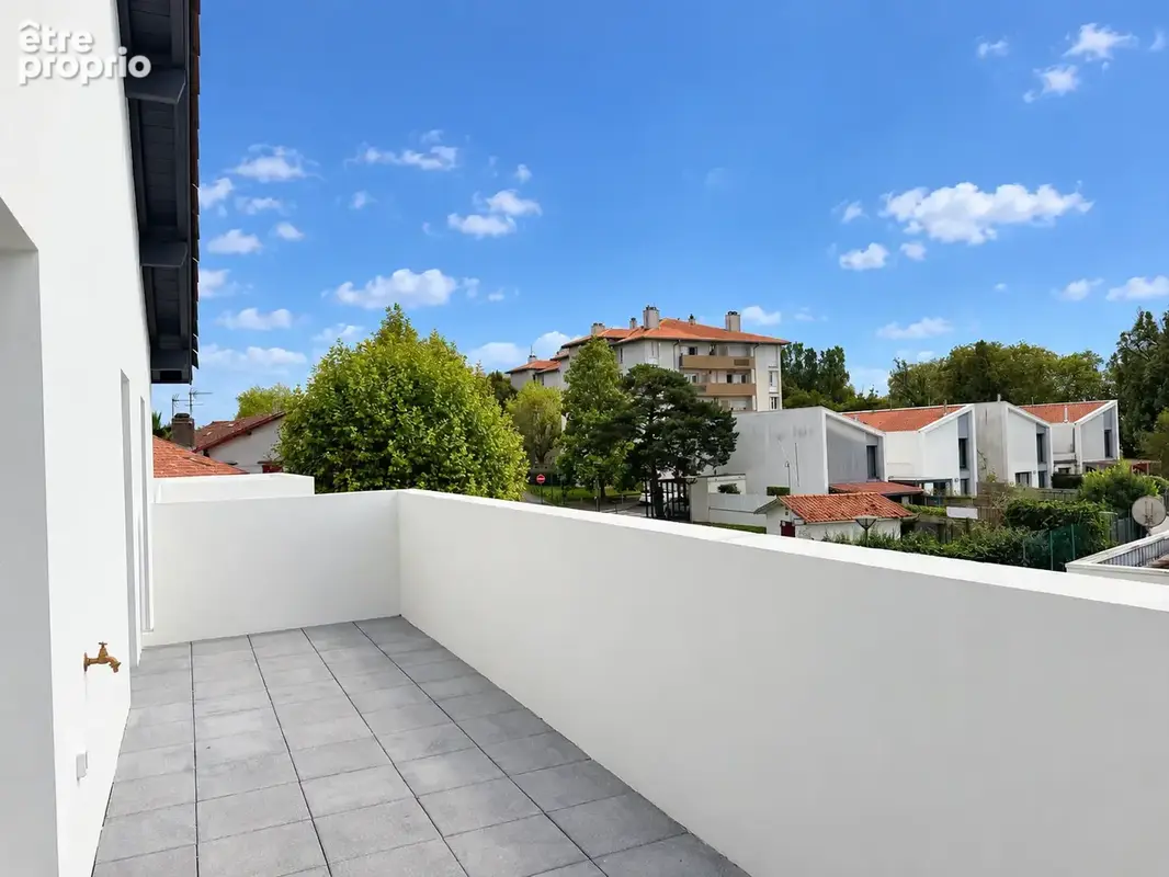 BAYONNE - Superbe T3 avec terrasse et parking sous-sol - photo 5