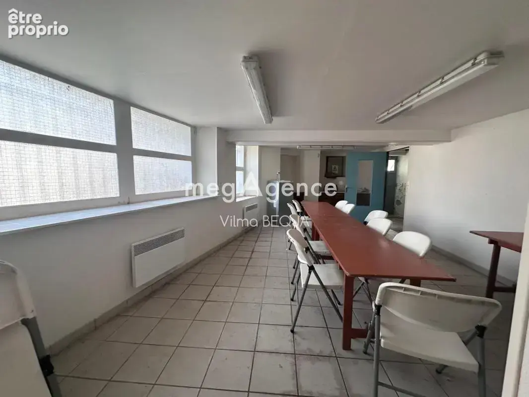 Local commercial 796 m² - photo 10