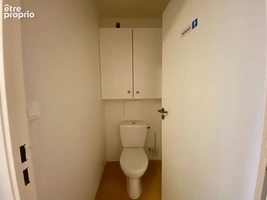 Centre-ville de Millau  Duplex professionnel avec locataire en place - photo 14