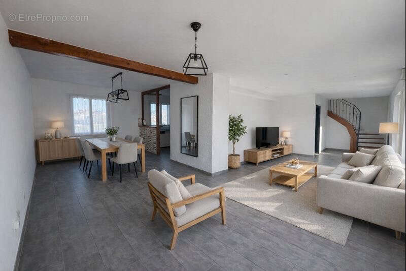 Maison à HOUDAN