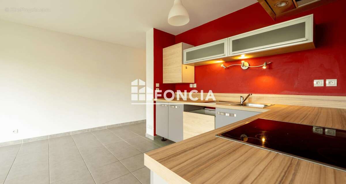 Appartement à CRUSEILLES