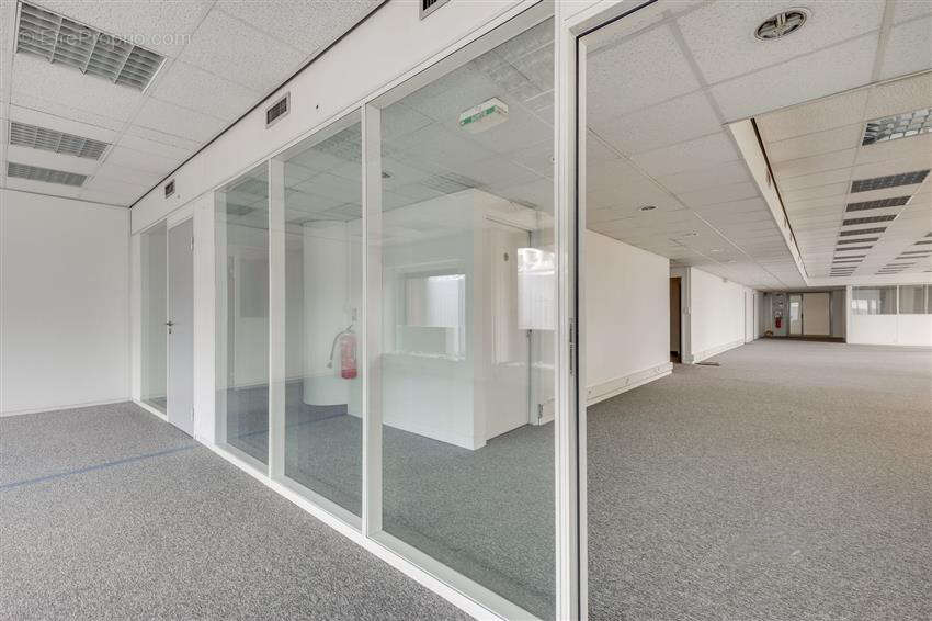 Commerce à SAINT-CLOUD