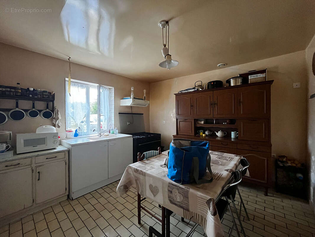 Maison à SAINT-JEAN-DE-SAUVES