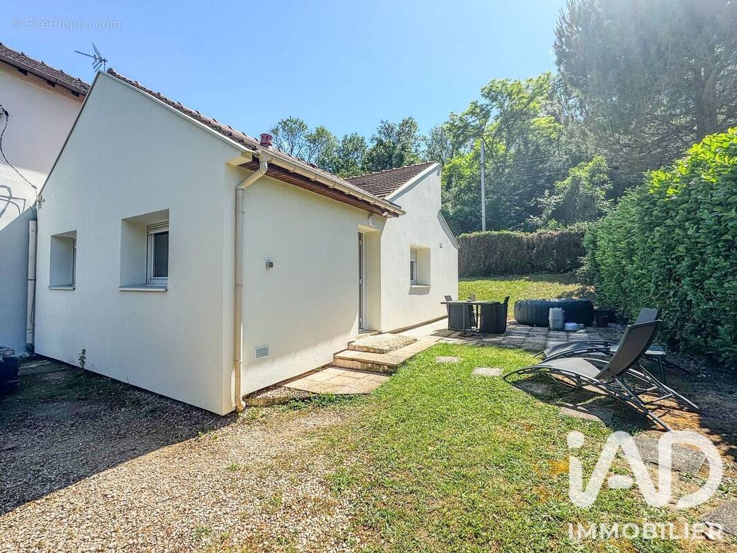 Photo 1 - Maison à ESBLY