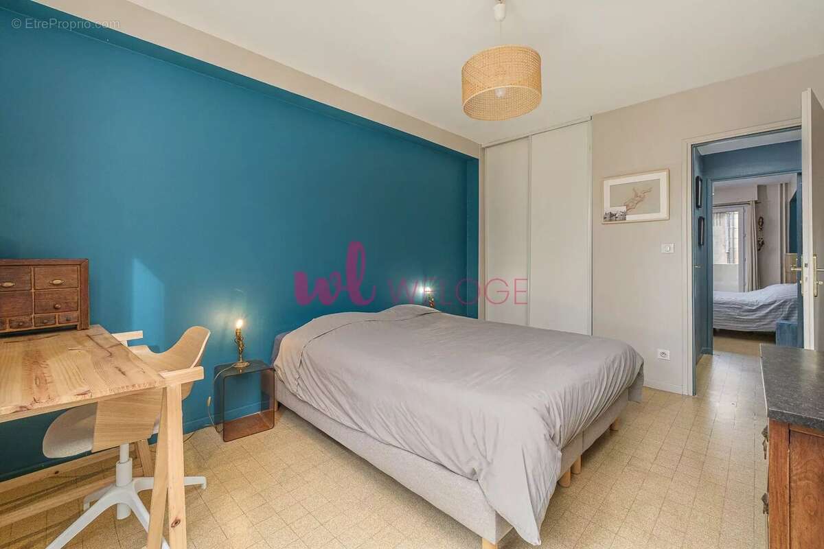 Appartement à MARSEILLE-5E