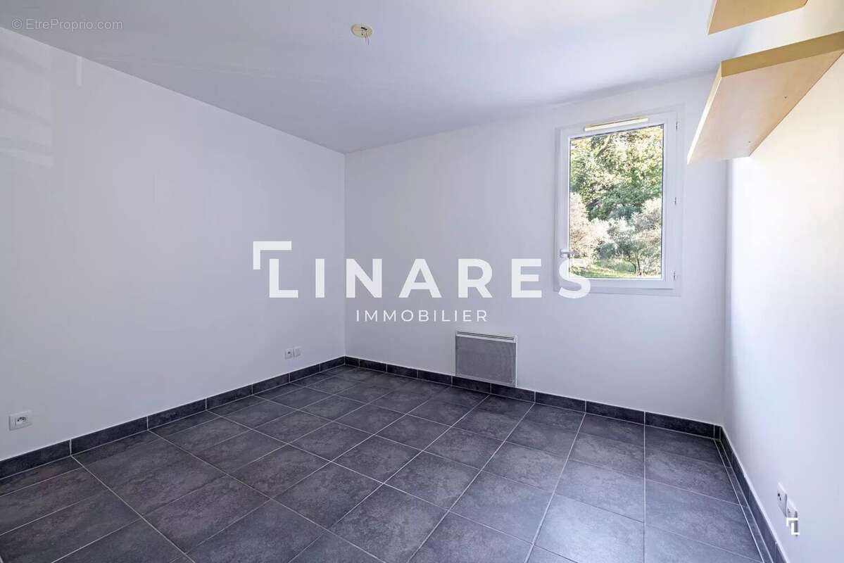 Appartement à VENELLES