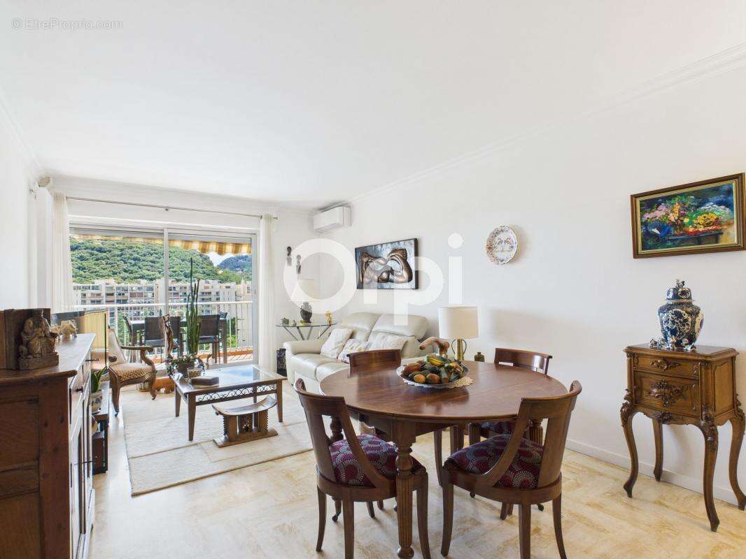 Appartement à MANDELIEU-LA-NAPOULE