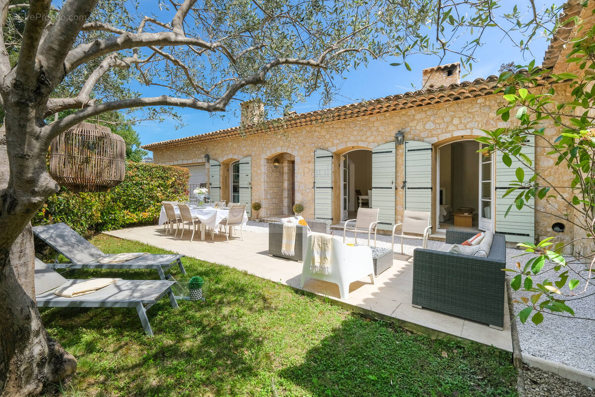 Photo Appartement à Cagnes-Sur-Mer au prix de 795 000€
