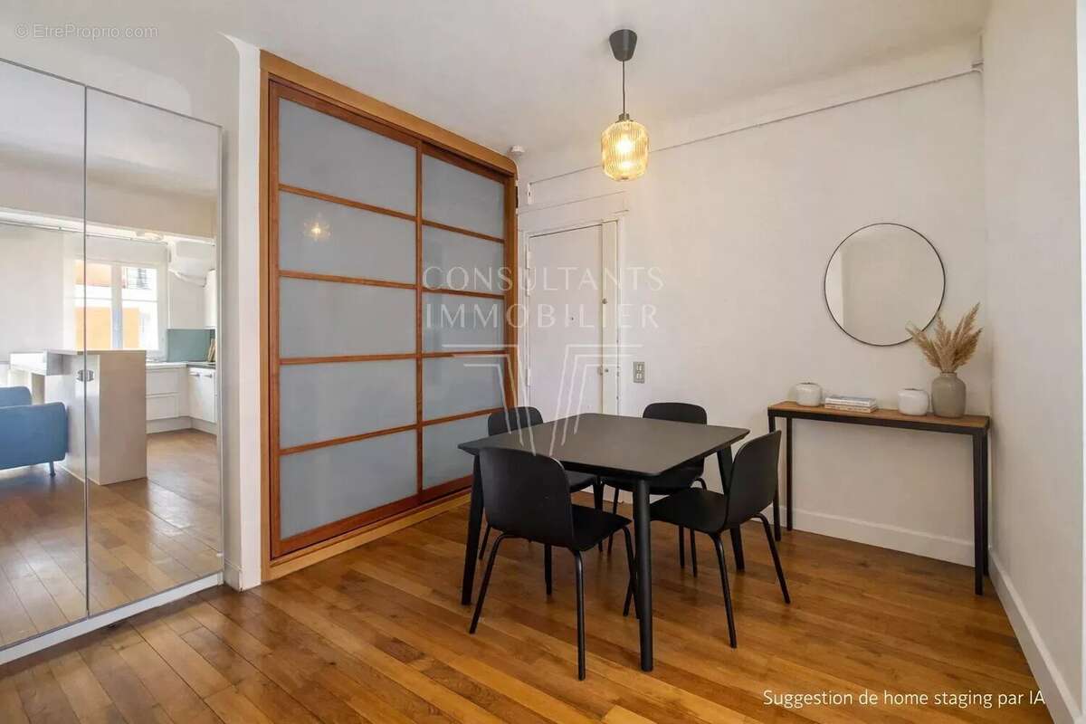 Appartement à PARIS-16E