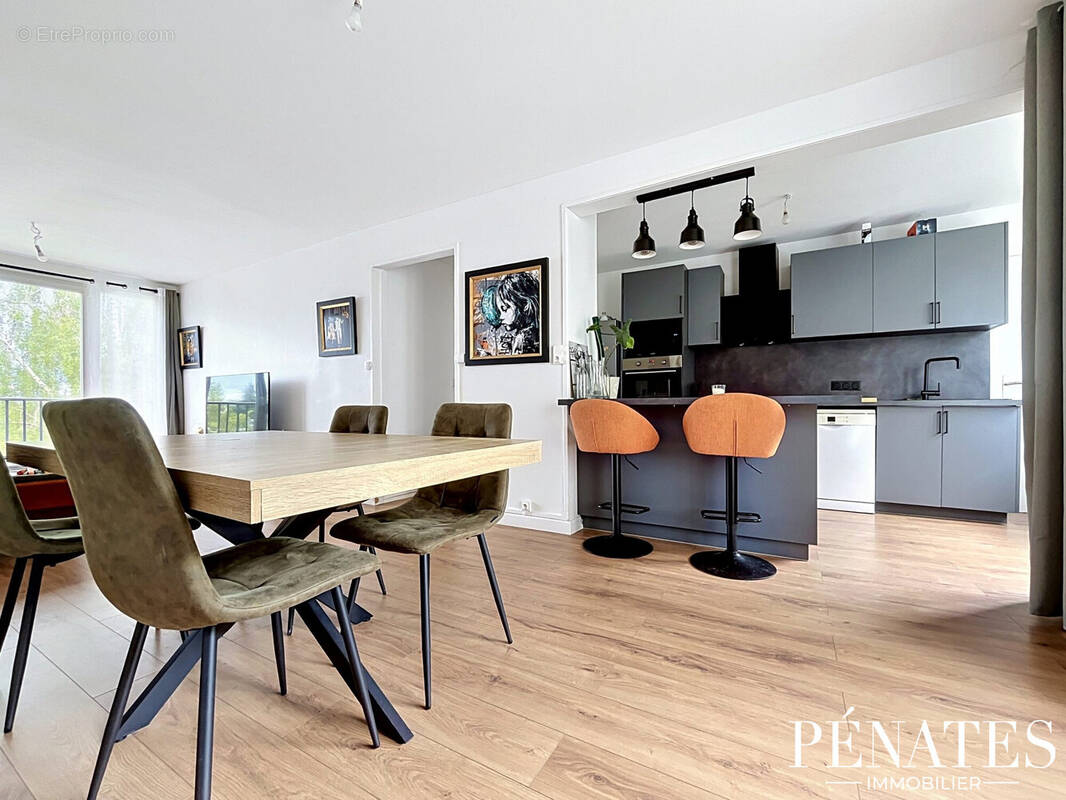 Appartement à MONT-SAINT-AIGNAN