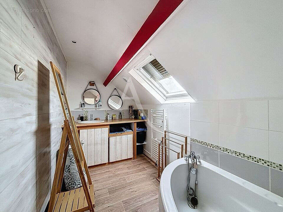 Maison à SAINT-BARTHELEMY-D'ANJOU