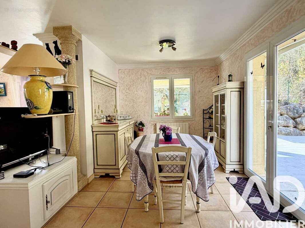 Photo 8 - Maison à ROBIAC-ROCHESSADOULE