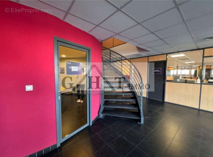 Entrepot / local d'activités de 5740m2 à vendre Argenteuil - photo 3