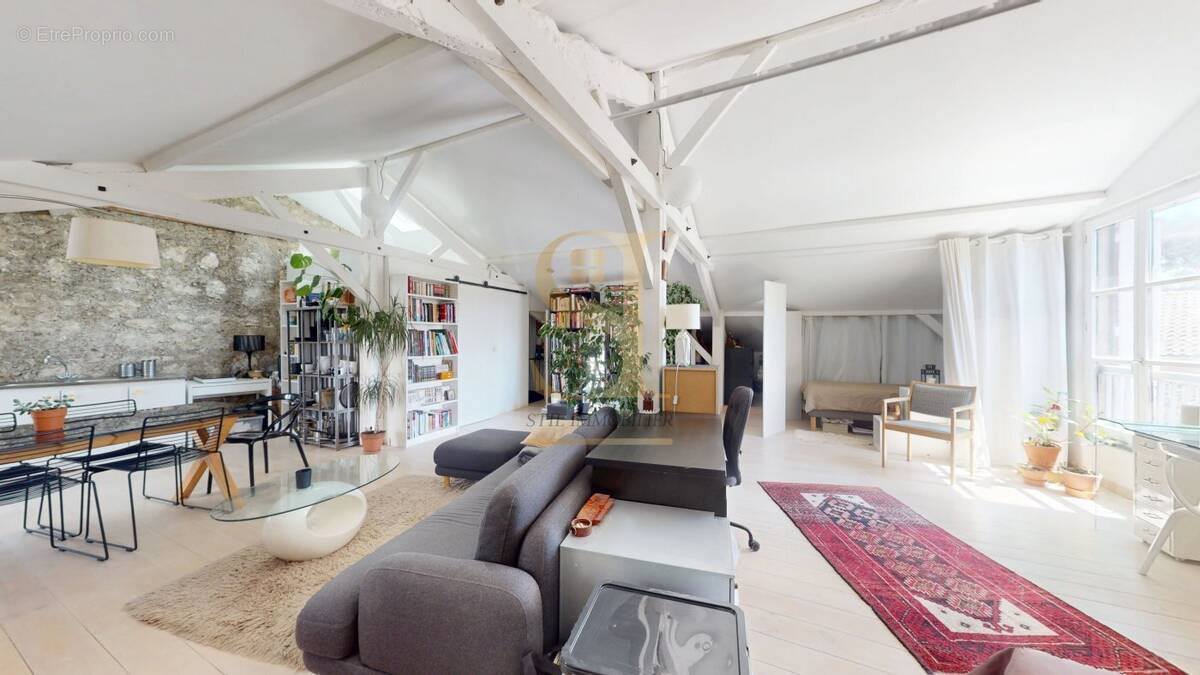 Appartement à COMBS-LA-VILLE