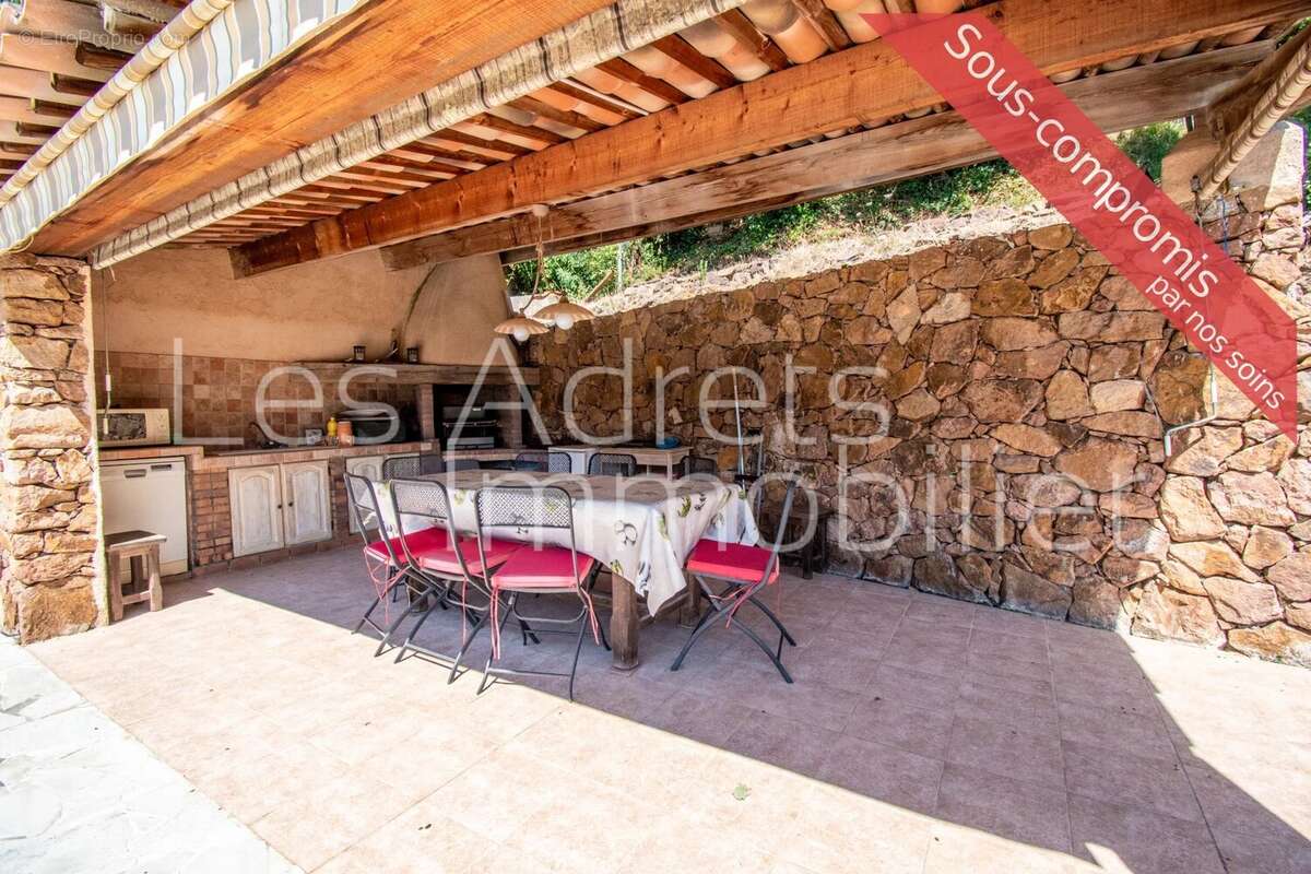 Maison à LES ADRETS-DE-L&#039;ESTEREL