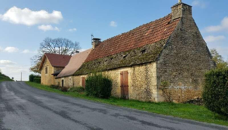 Maison à LA CHAPELLE-AUBAREIL