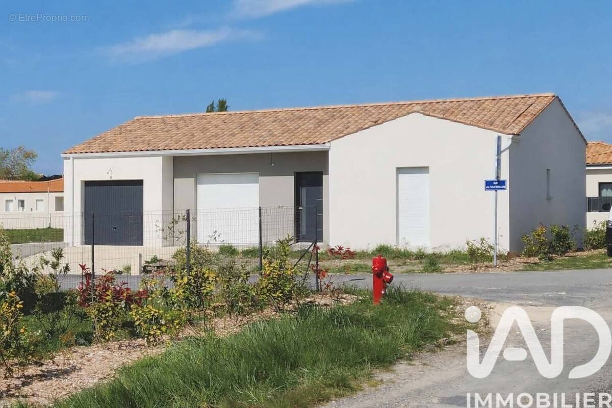 Photo 1 - Maison à MEDIS