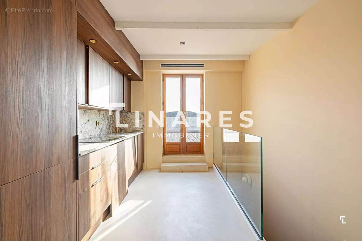 LE NID MARIN - Appartement T4 de 85m2 - Terrasse de 22m2 vue mer -13008 Les GOUDES - photo 2