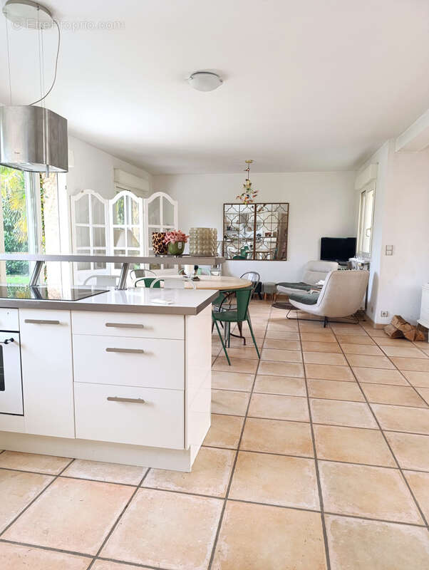 Maison à LINAS