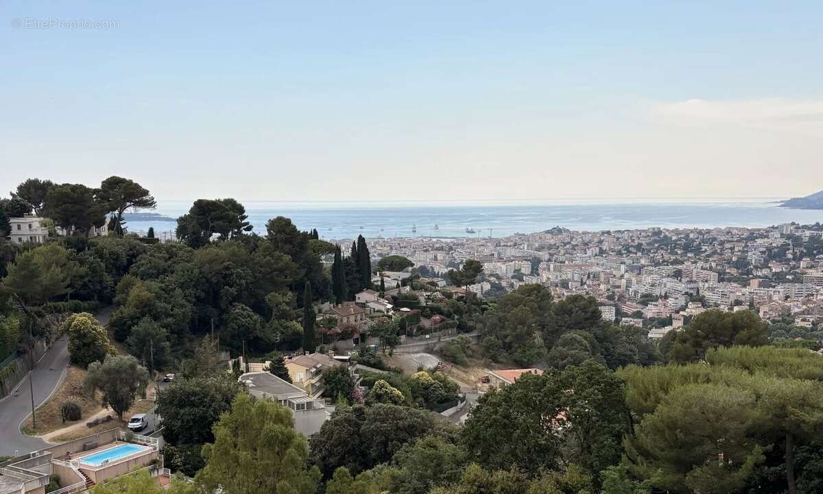 Appartement à LE CANNET