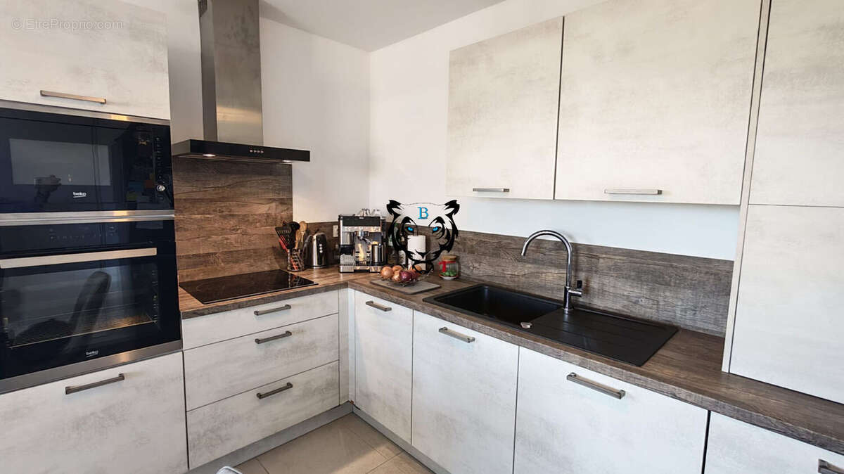 Appartement à PUGET-SUR-ARGENS