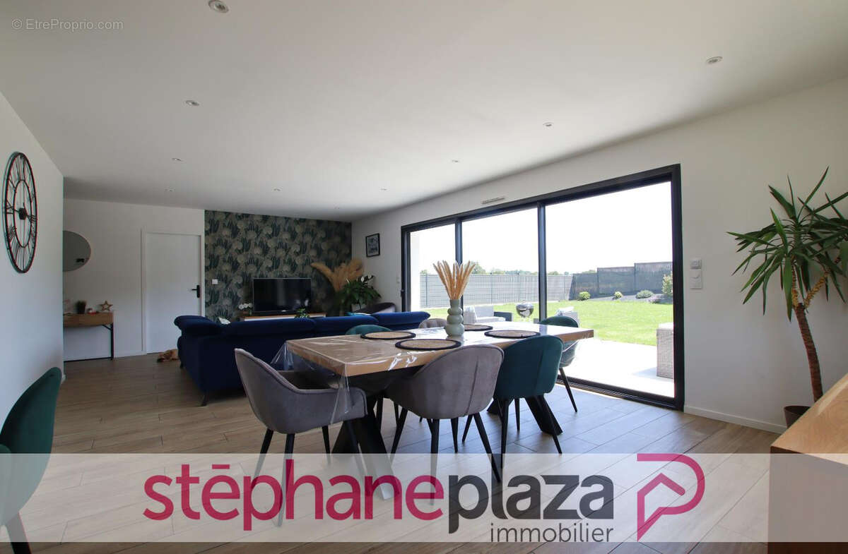 Maison à VAL-D&#039;IZE