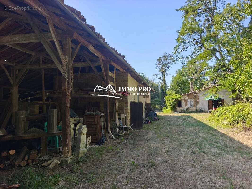 A rénover Moulin XVIIIe & Grange sur 5HA - photo 3