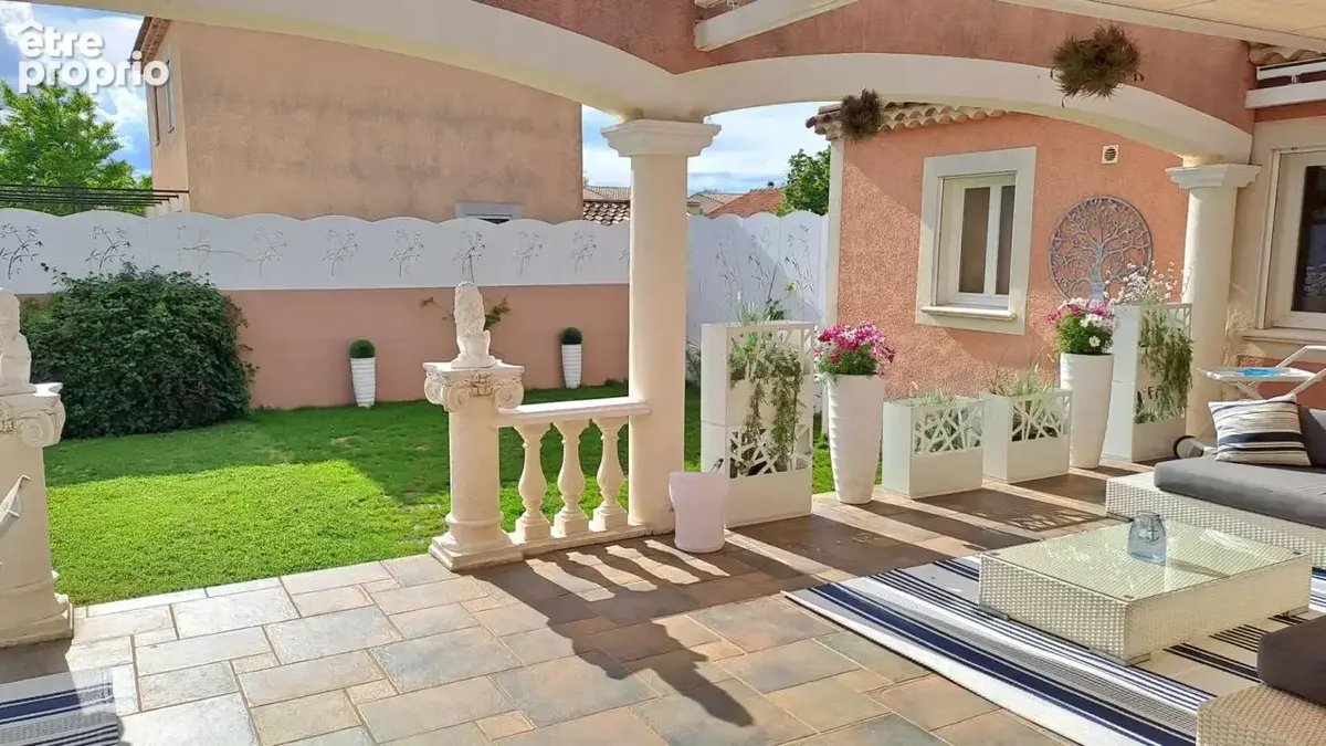 Villa Arles T 5/6  de 165 m²  avec Jardin - photo 5