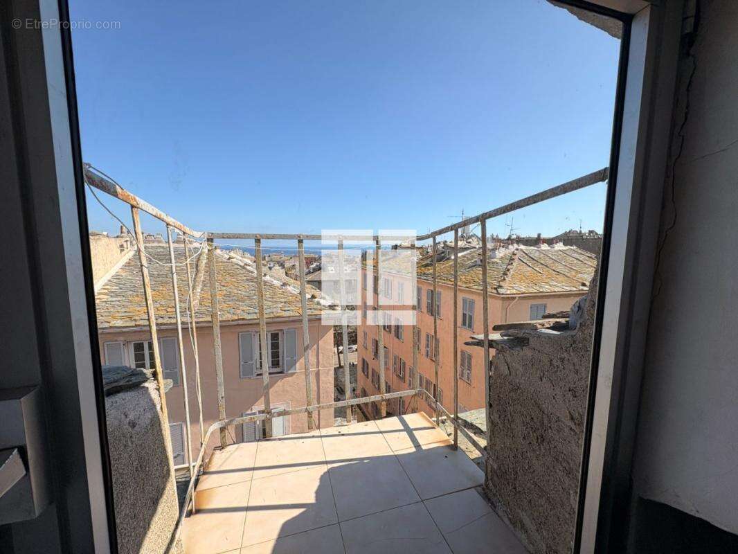 Bastia centre ville t2 mansardé - photo 2