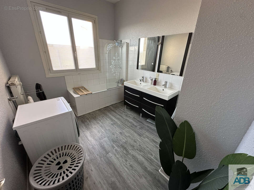 Appartement à LE COTEAU